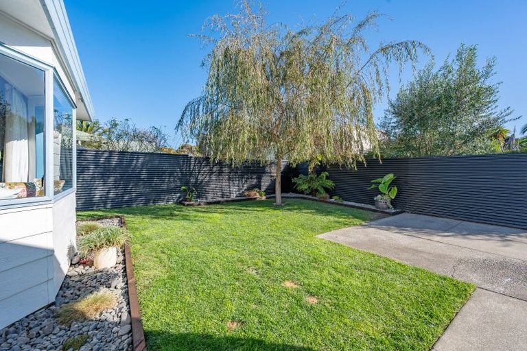 Photo of property in 2/237 Georges Drive, Napier South, Napier, 4110