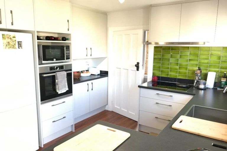 Photo of property in 80 Martin Avenue, Beckenham, Christchurch, 8023