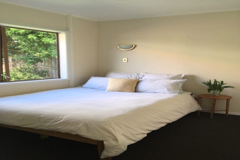 Photo of property in 85e Stottholm Road, Titirangi, Auckland, 0604