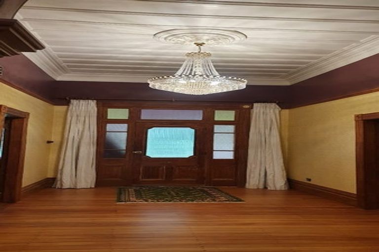 Photo of property in 11 Tarata Road, Inglewood, 4387