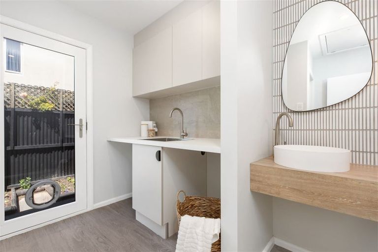 Photo of property in 112 Hamilton Avenue, Ilam, Christchurch, 8041