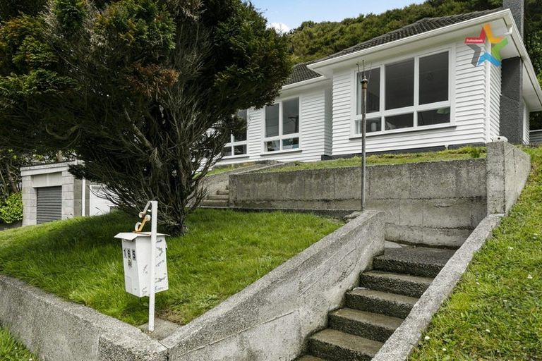 Photo of property in 165 Wellington Road, Wainuiomata, Lower Hutt, 5014