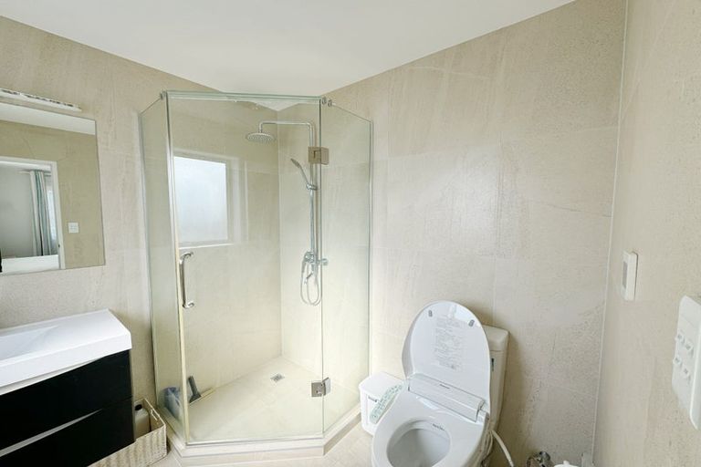Photo of property in 3 Para Close, Fairview Heights, Auckland, 0632