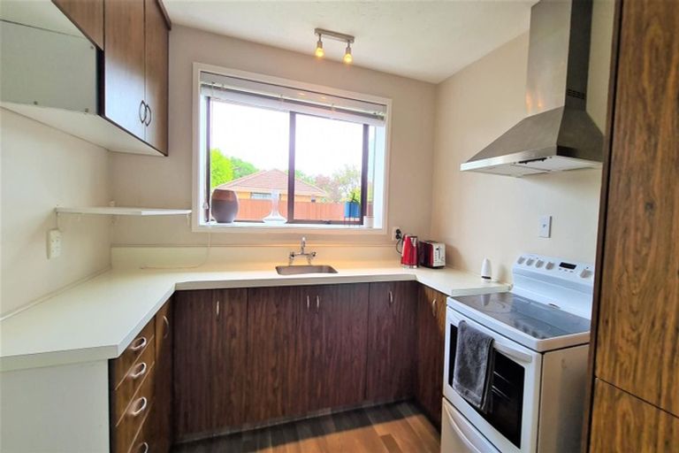 Photo of property in 1/39 Solomon Avenue, Redwood, Christchurch, 8051