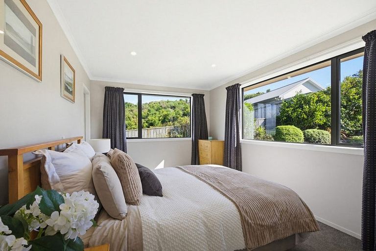 Photo of property in 44 Kahurangi Heights, Aotea, Porirua, 5024