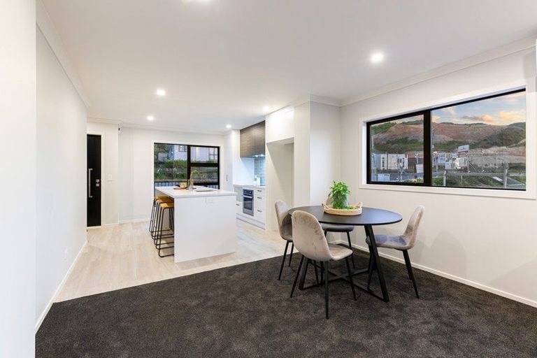 Photo of property in 142 Jamaica Drive, Grenada North, Wellington, 5028