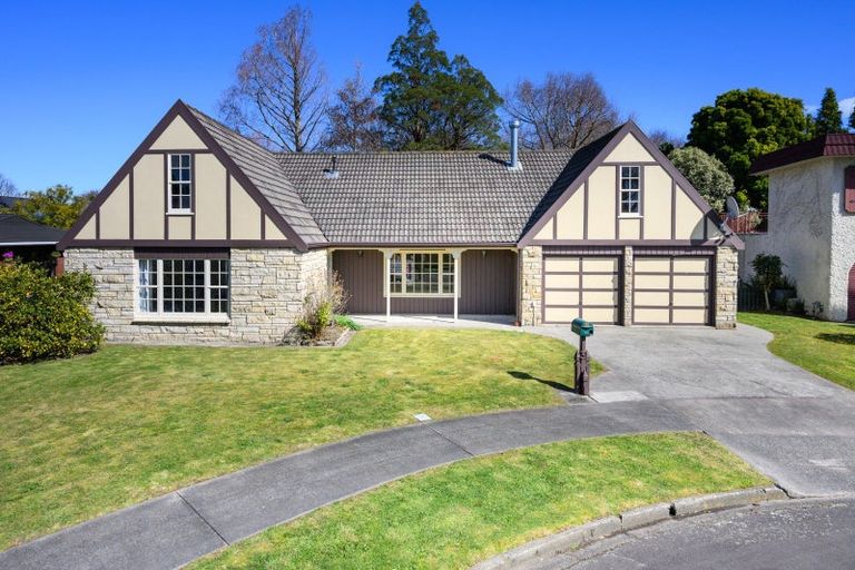Photo of property in 31 Redwood Grove, Hokowhitu, Palmerston North, 4410