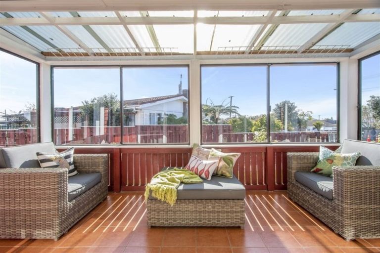 Photo of property in 99 Sturges Road, Henderson, Auckland, 0612