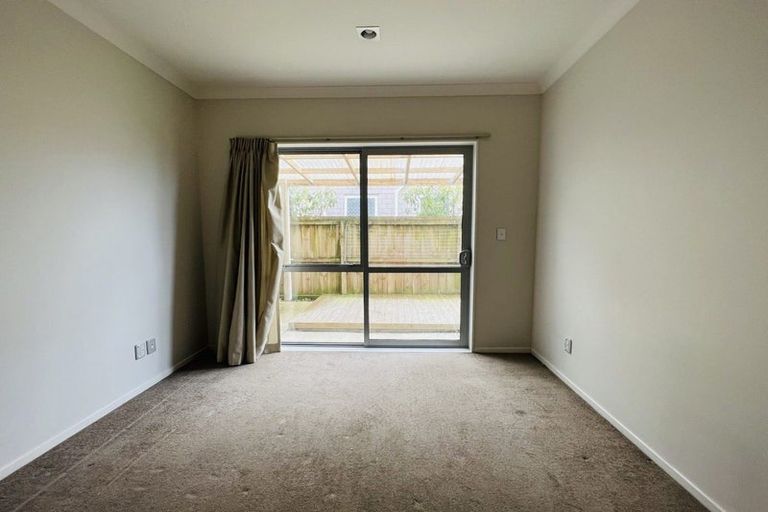 Photo of property in 16 Kira Road, Flat Bush, Auckland, 2016