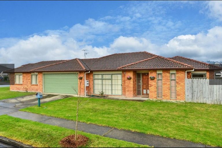 Photo of property in 31 Carrick Glen Avenue, Flat Bush, Auckland, 2019