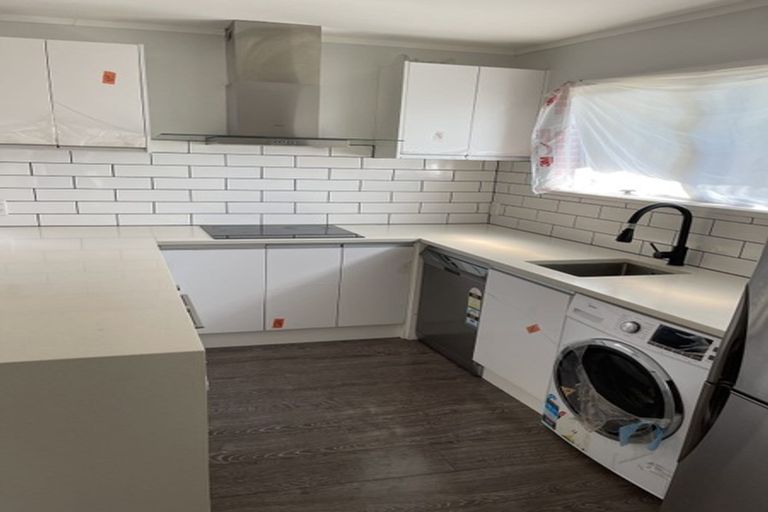 Photo of property in 44 Tamahere Drive, Glenfield, Auckland, 0629