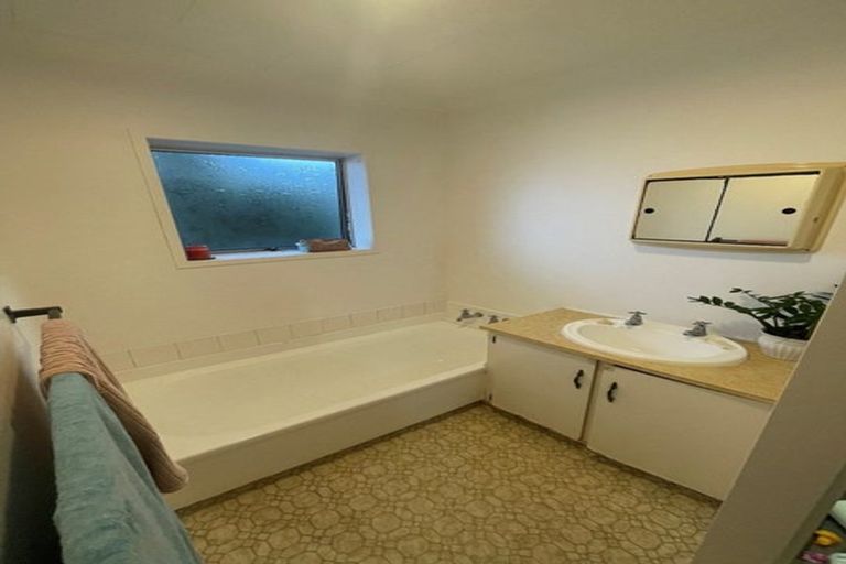 Photo of property in 1 Cassia Place, Bell Block, New Plymouth, 4312