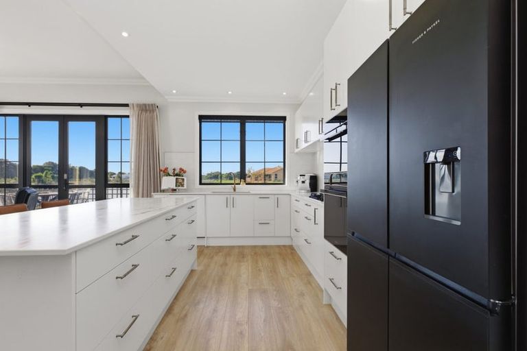 Photo of property in 166 Oriental Parade, Papamoa Beach, Papamoa, 3118