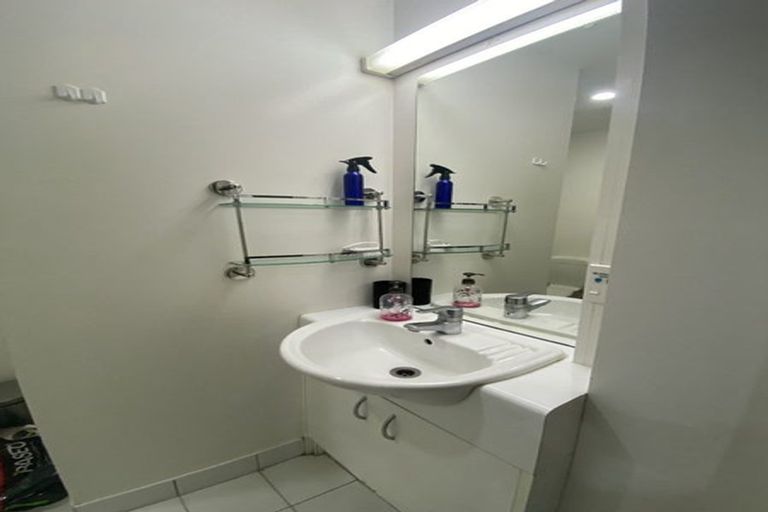 Photo of property in Terrace Garden Apartments, 2d/120 The Terrace, Wellington Central, Wellington, 6011