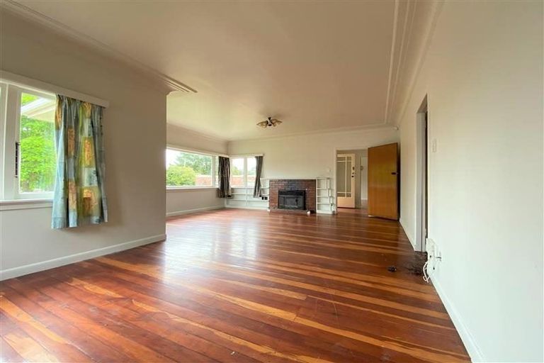 Photo of property in 5 Margan Avenue, New Lynn, Auckland, 0600