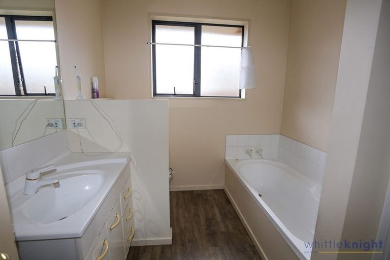 Photo of property in 1 Roche Avenue, Upper Riccarton, Christchurch, 8041