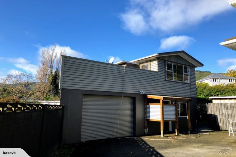 Photo of property in 3 Hill Grove, Naenae, Lower Hutt, 5011