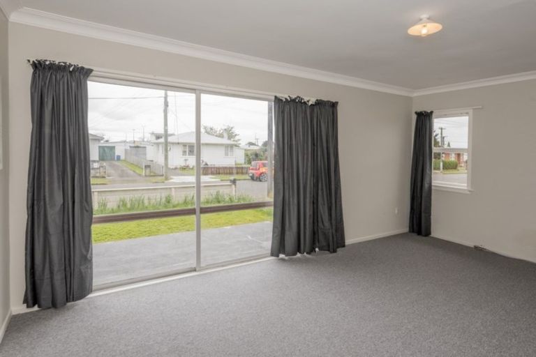 Photo of property in 24 Ferguson Street, Levin, 5510