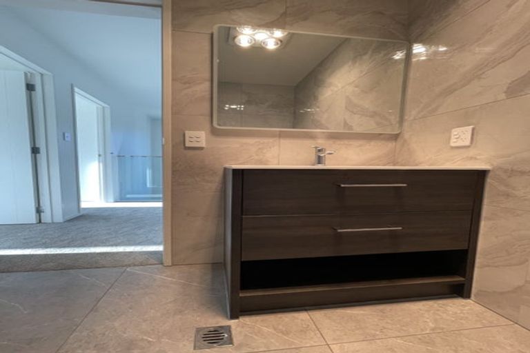 Photo of property in 75c Cardiff Road, Pakuranga, Auckland, 2010