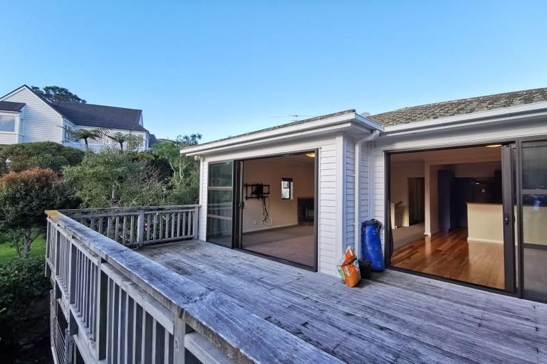 Photo of property in 15 Ranui Crescent, Khandallah, Wellington, 6035
