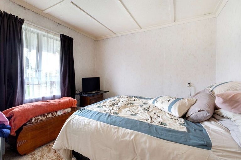 Photo of property in 17 Standish Street, Westown, New Plymouth, 4310
