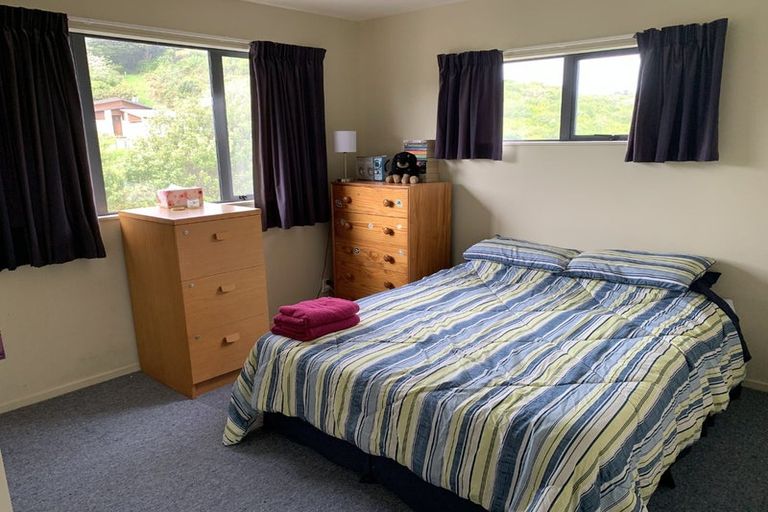 Photo of property in 8 Fiordland Place, Aotea, Porirua, 5024