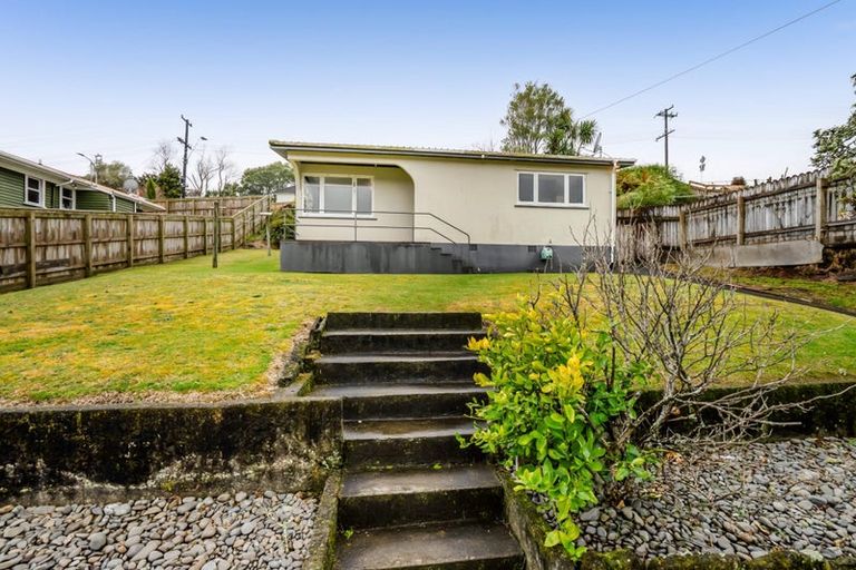 Photo of property in 77 Huatoki Street, Vogeltown, New Plymouth, 4310