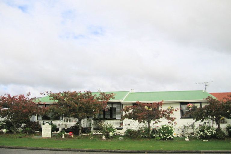 Photo of property in 4 Martin Street, Waikanae, 5036