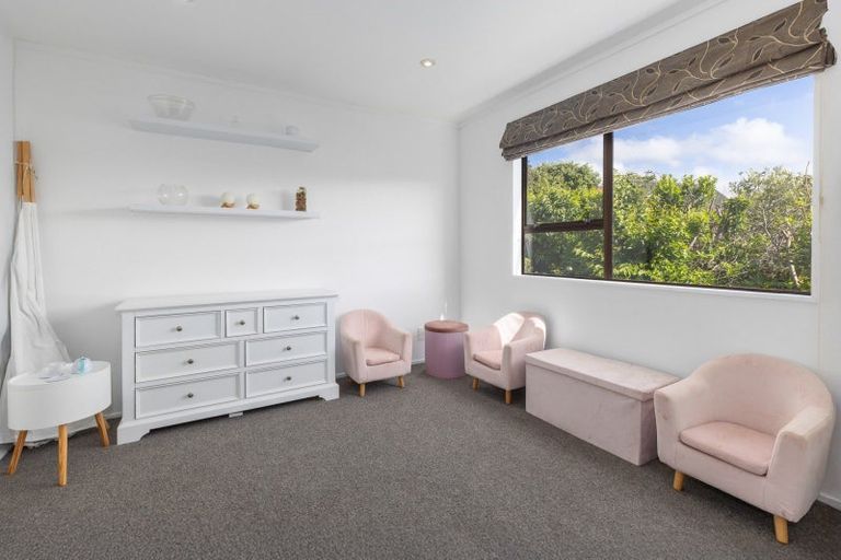 Photo of property in 40 Mercury Way, Whitby, Porirua, 5024