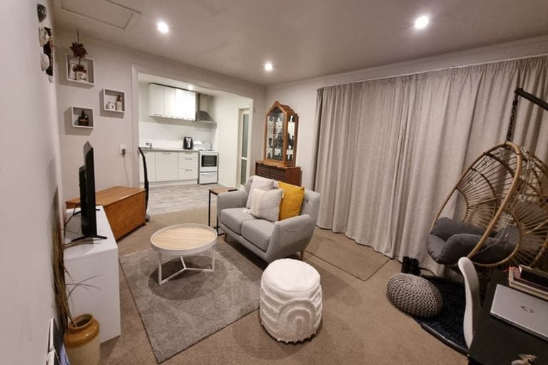 Photo of property in 309 Great North Road, Henderson, Auckland, 0612