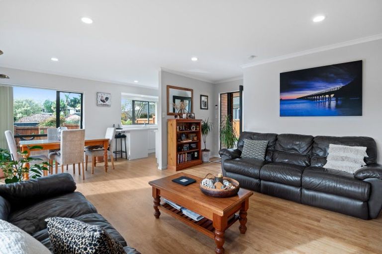 Photo of property in 9 Tom Keven Way, Pukekohe, 2120