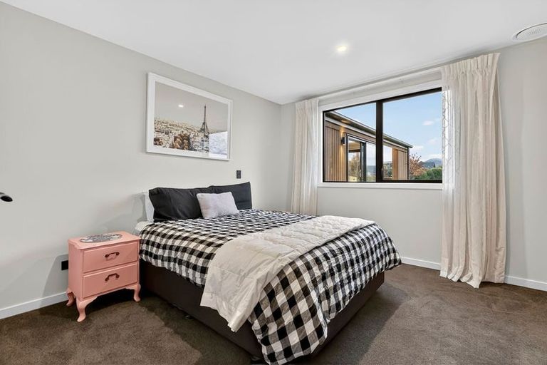 Photo of property in 18 Mount Linton Avenue, Wanaka, 9305