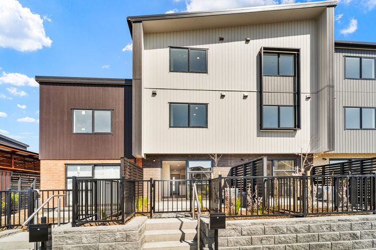 Photo of property in 41 Jabuka Street, Glen Eden, Auckland, 0602