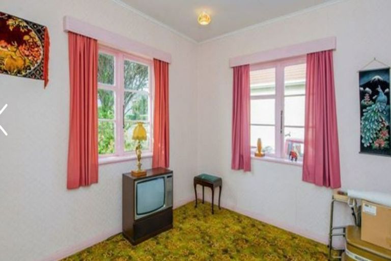 Photo of property in 10 Bould Street, Johnsonville, Wellington, 6037