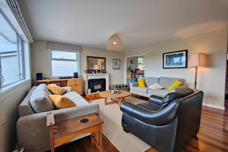 Photo of property in 22 Huntingdon Street, Northland, Wellington, 6012