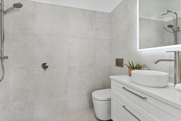 Photo of property in 4 Clarence Road, Northcote Point, Auckland, 0627