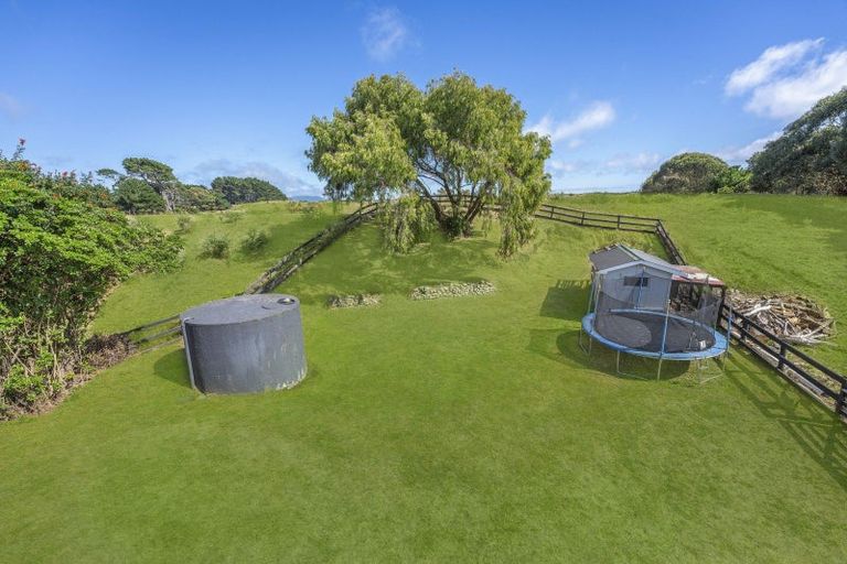 Photo of property in 189 Swamp Road, Te Horo, Otaki, 5581