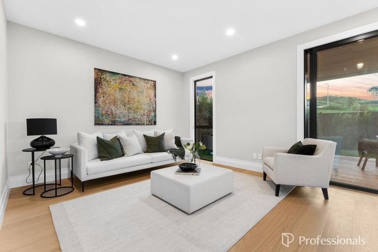 Photo of property in 5 Kotuitui Drive, Wainui, 0992