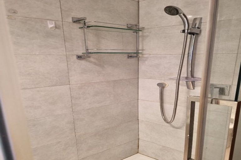 Photo of property in 2/2a Hutt Road, Manurewa, Auckland, 2102