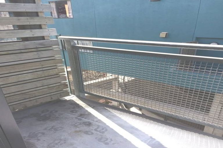 Photo of property in Dual Apartments, 503/142 Vivian Street, Te Aro, Wellington, 6011