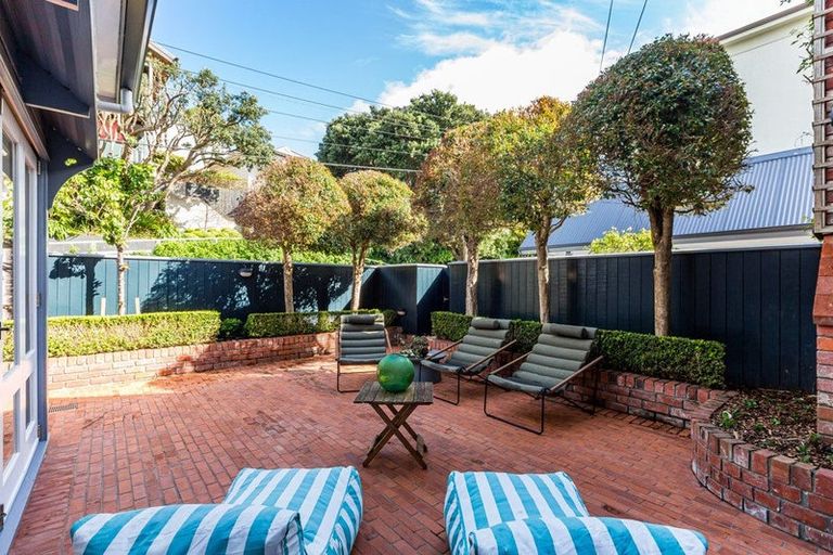 Photo of property in 13 Talavera Terrace, Kelburn, Wellington, 6012