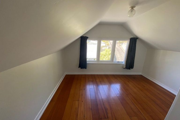 Photo of property in 28 Shakespeare Road, Bluff Hill, Napier, 4110