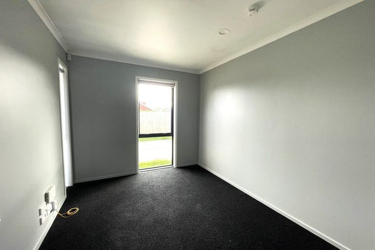 Photo of property in 15 Shortland Street, Wainoni, Christchurch, 8061
