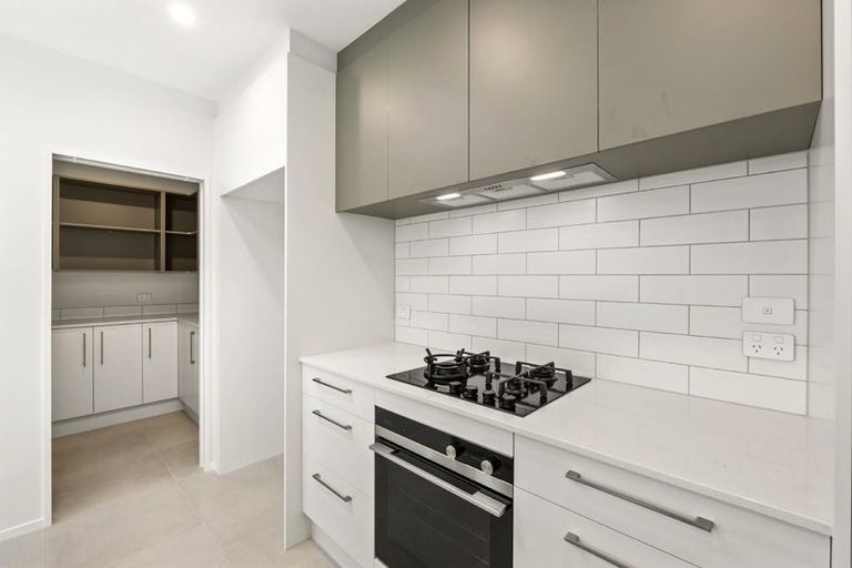 Photo of property in 55 Parkmore Drive, Rosehill, Papakura, 2113