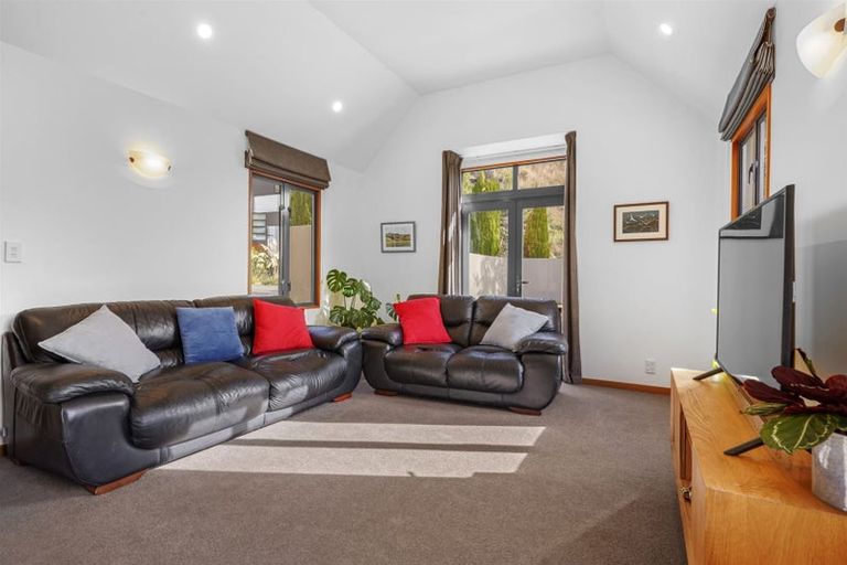 Photo of property in 5 Virginia Lane, Mount Pleasant, Christchurch, 8081