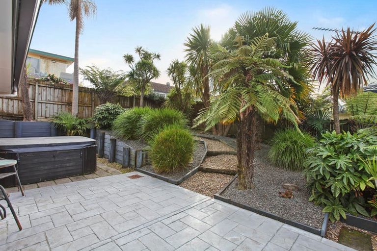 Photo of property in 5 Hoya Court, Henderson, Auckland, 0610