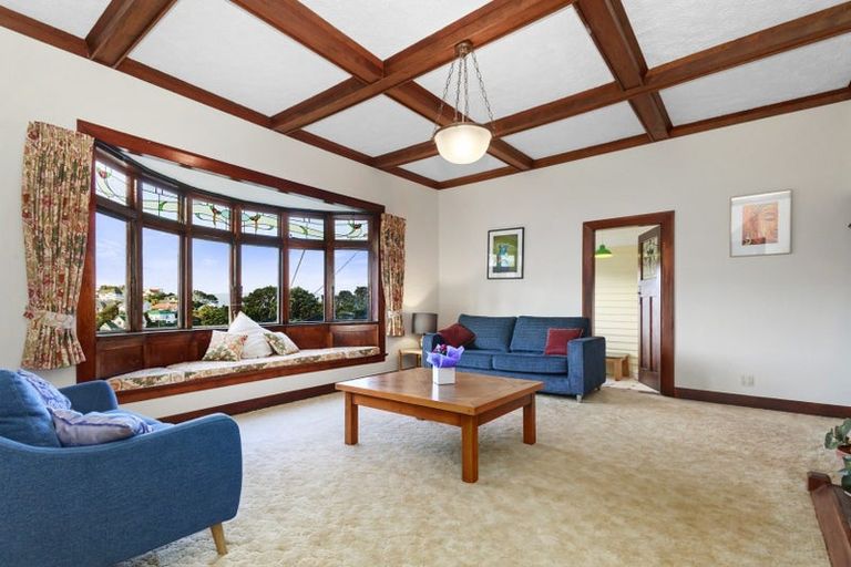 Photo of property in 29 Wadestown Road, Wadestown, Wellington, 6012