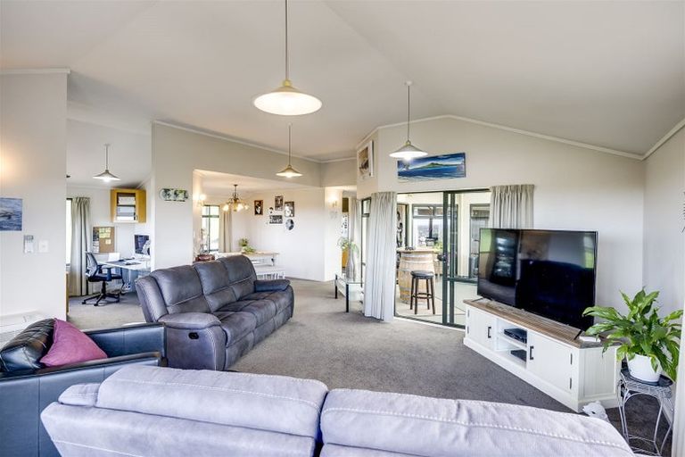 Photo of property in 89a Churchill Drive, Taradale, Napier, 4112