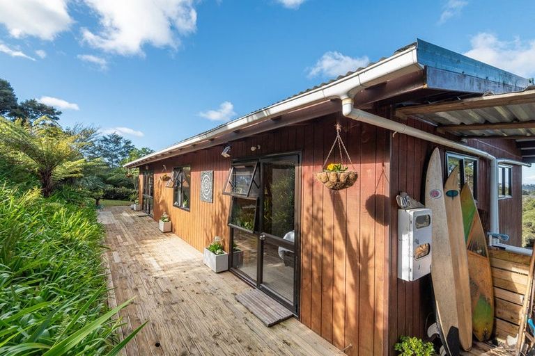Photo of property in 417 Paremoremo Road, Paremoremo, Auckland, 0632