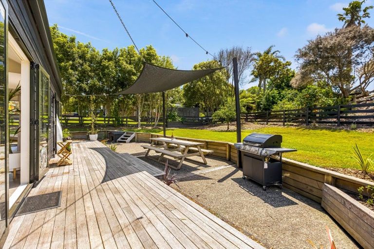 Photo of property in 14 Denehurst Drive, Waimauku, 0812